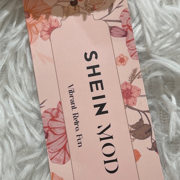 SHEIN Pink and Cream Tweed Bustier WOMENS SIZE XS BEAUTIFUL PEARL BUTTONS NWT - Picture 5 of 8